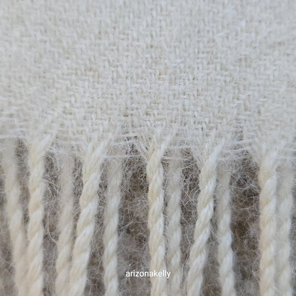 NWOT 100% Baby Alpaca Ivory Scarf Fringe - Picture 7 of 9